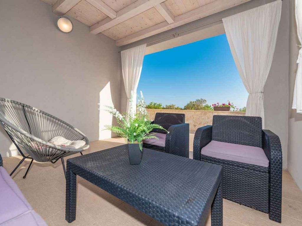 Villa mit Pool, Whirlpool und Sauna