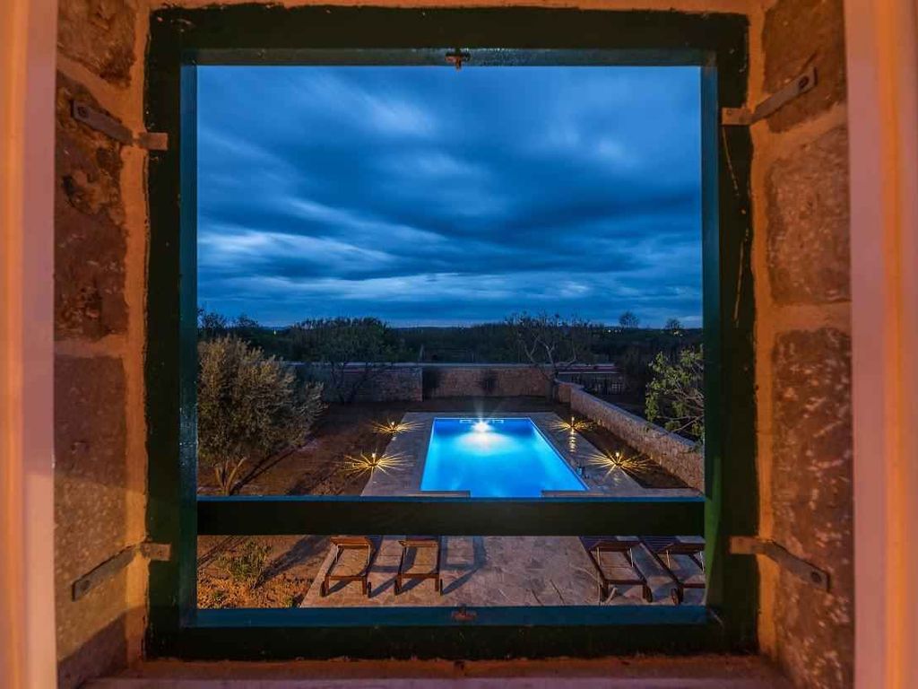 Villa mit Pool und Klimaanlage