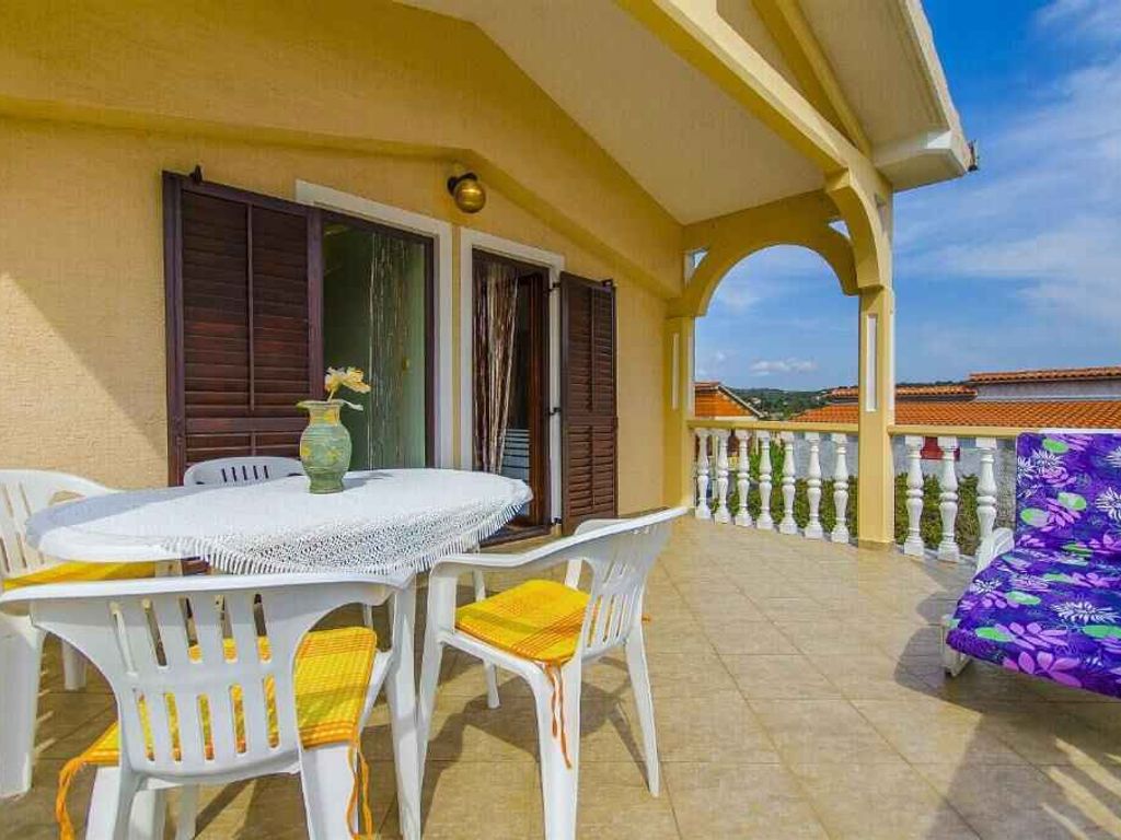 Ferienwohnung mit Klimaanlage, Balkon und Grillmöglichkeit