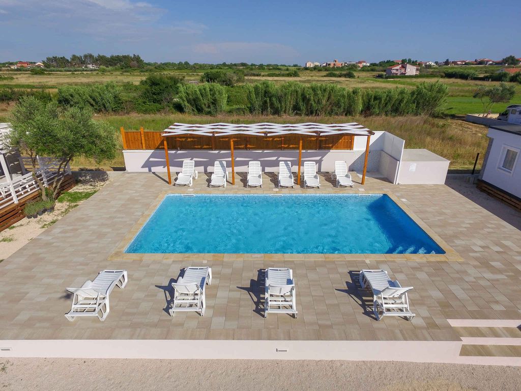 Ferienwohnung mit Klimaanlage, Pool und Meerblick