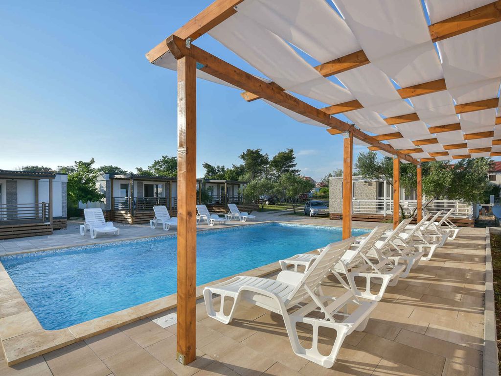Ferienwohnung mit Klimaanlage, Pool und Meerblick