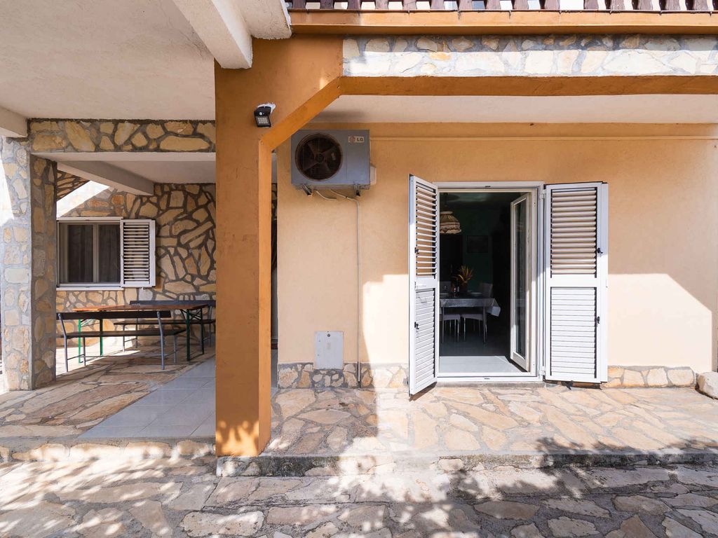 Ferienwohnung mit Klimaanlage und Grill
