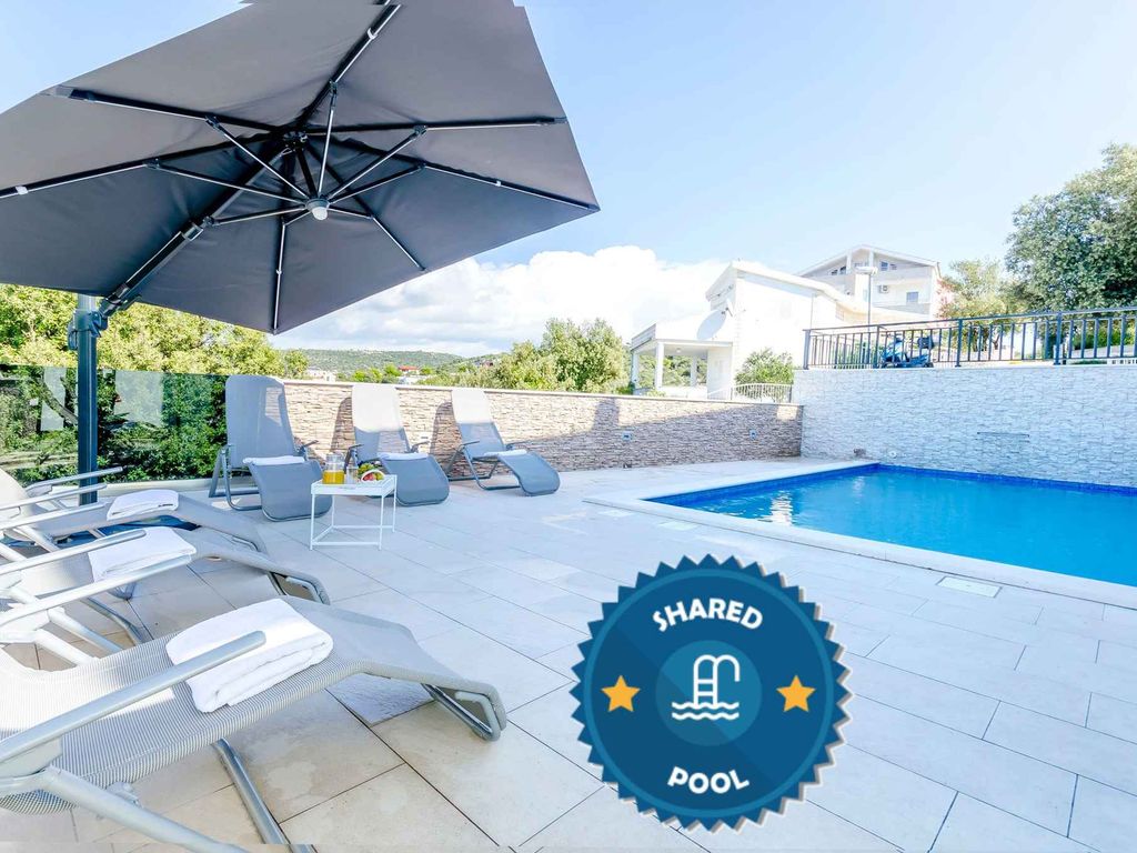 Ferienwohnung mit Terrasse und Außenpool