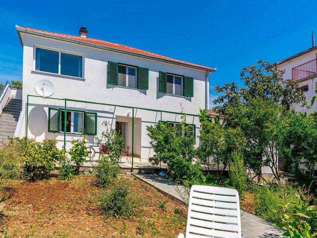 Ferienhaus Familienfreundlich mit Klimaanlage, Grillmöglichkeit und Internet