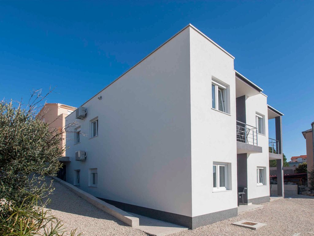 Ferienwohnung mit Balkon und Meerblick