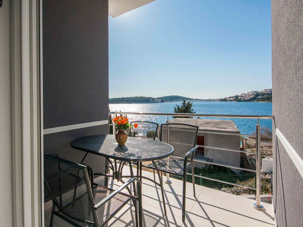Ferienwohnung mit Balkon und Meerblick