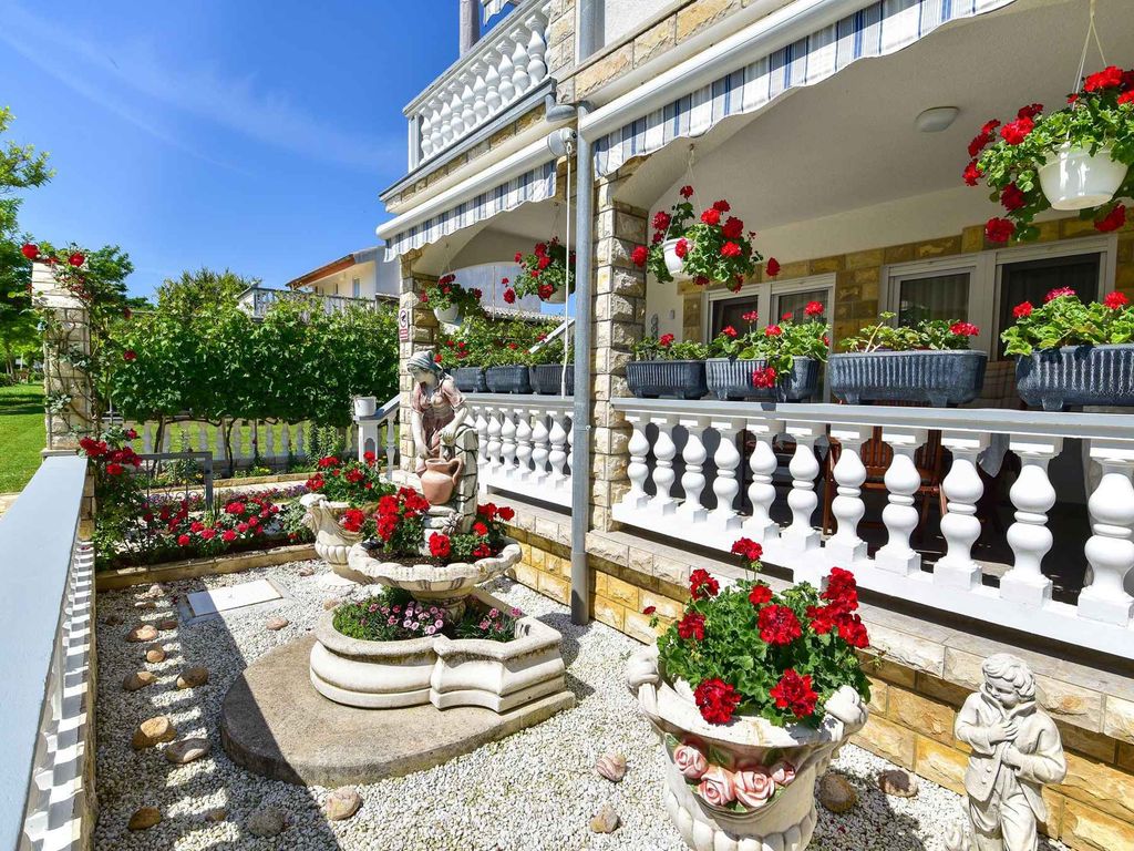 Ferienwohnung mit Klimaanlage und Balkon