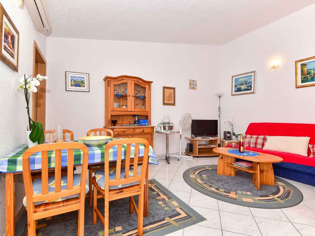 Ferienwohnung mit Klimaanlage und Balkon