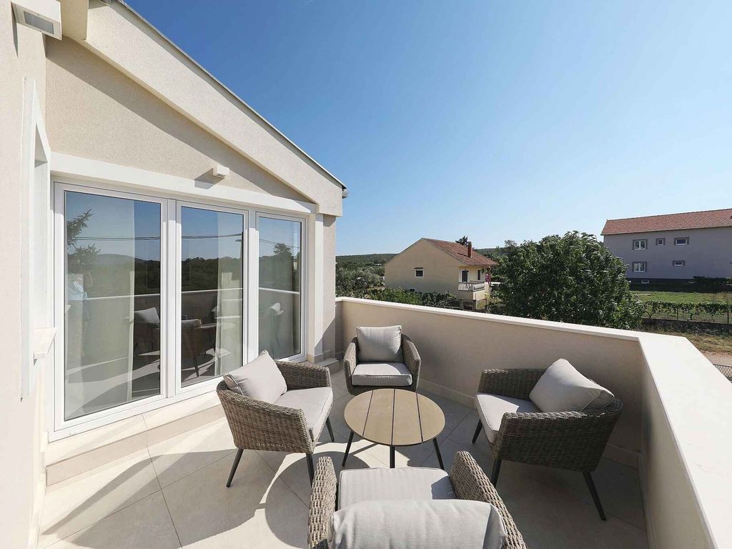 Ferienhaus mit Pool und Grill