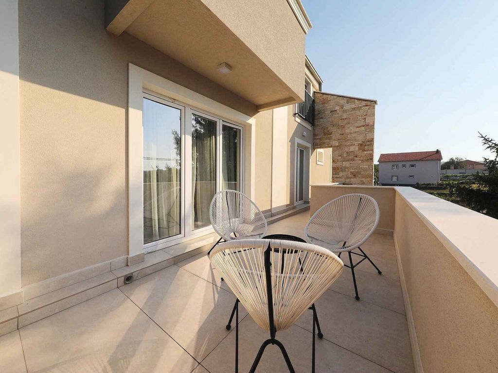 Ferienhaus mit Pool und Grill