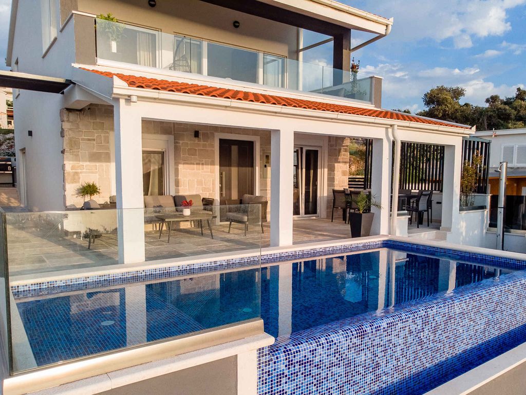 Ferienhaus mit Klimaanlage und Außenpool