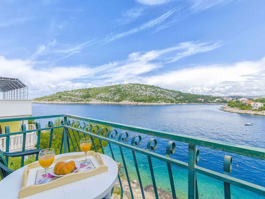 Ferienwohnung mit Balkon und Meerblick