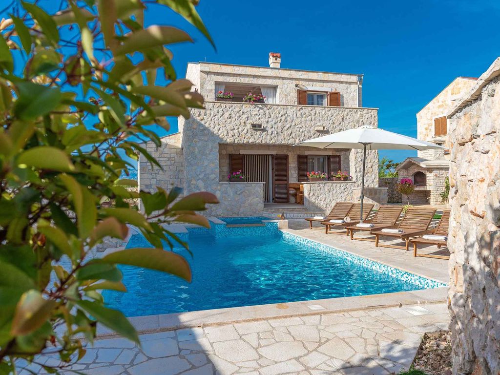 Ferienhaus mit Klimaanlage, mit Grillmöglichkeit, mit Aussenpool, mit Sauna, mit Aussen Whirlpool