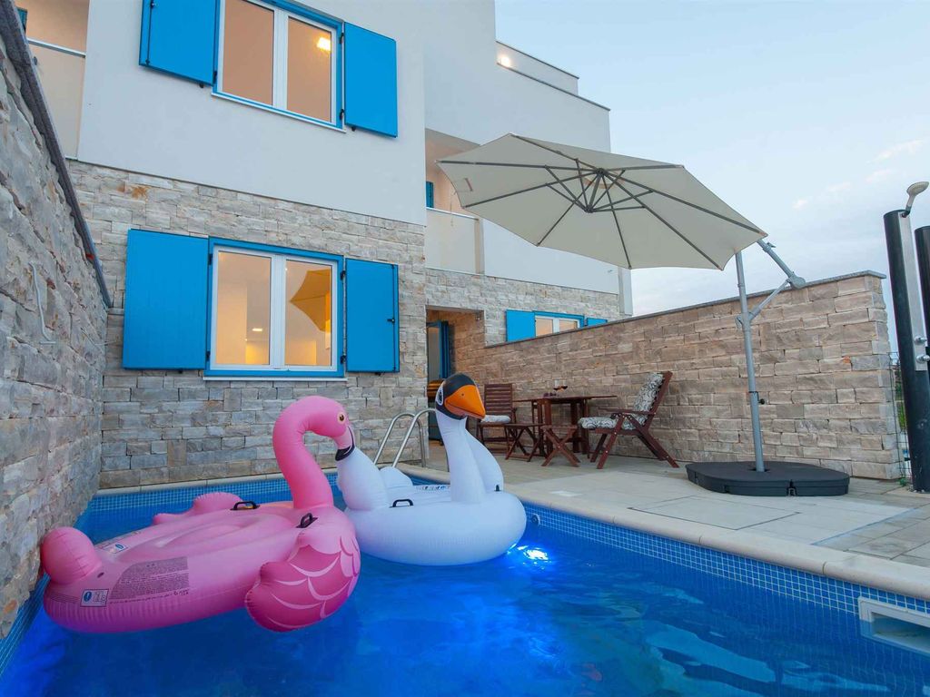 Villa mit Klimaanlage und Pool