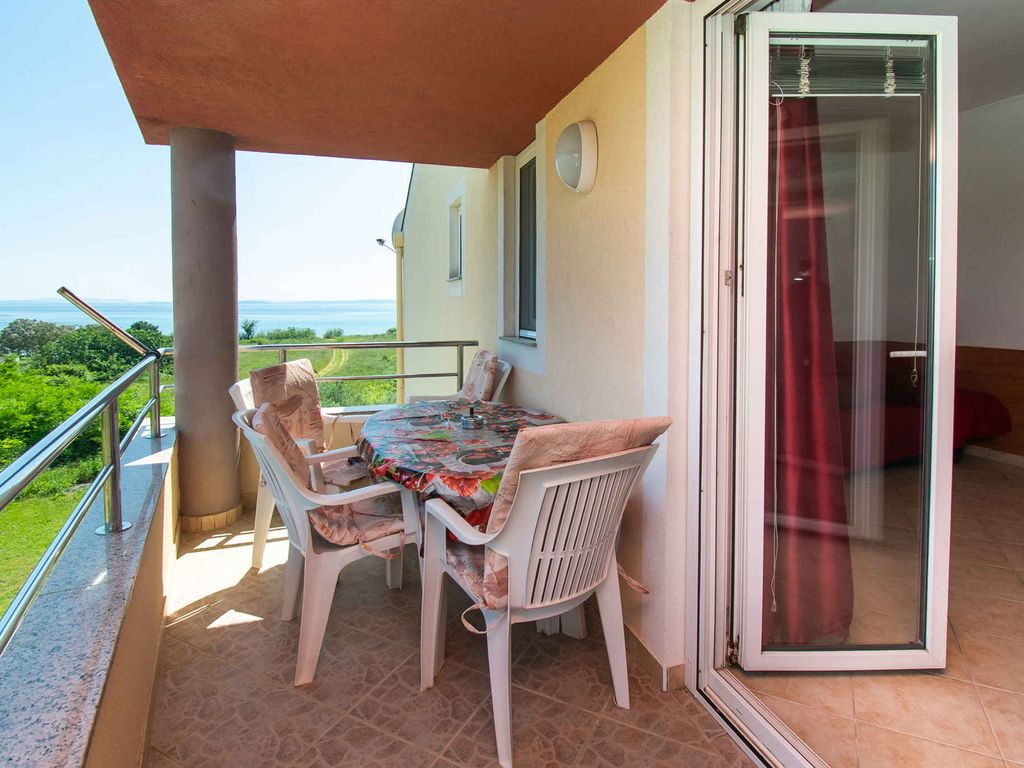 Ferienwohnung Familienfreundlich mit Klimaanlage, Grillmöglichkeit und Internet