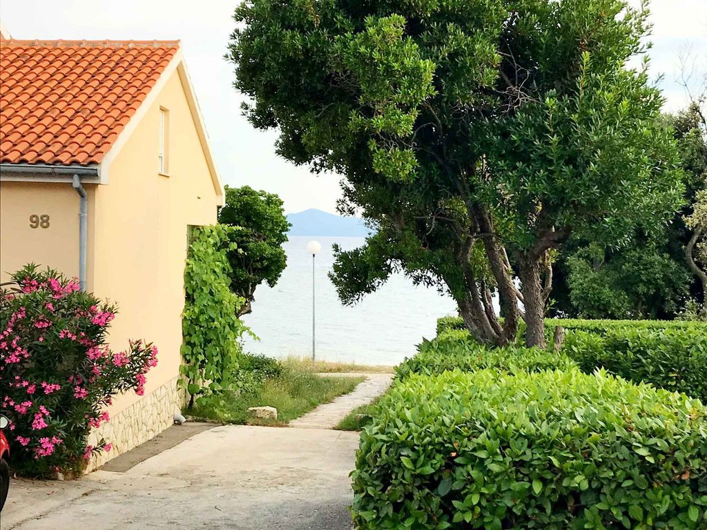 Ferienwohnung Familienfreundlich mit Klimaanlage, Grillmöglichkeit und Internet
