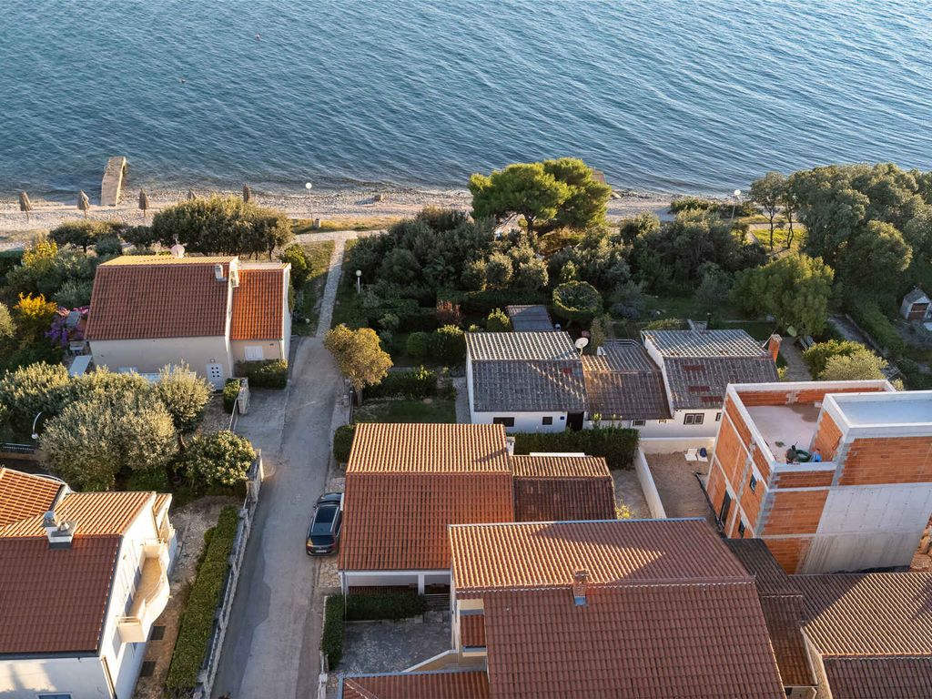 Ferienwohnung Familienfreundlich mit Klimaanlage, Grillmöglichkeit und Internet