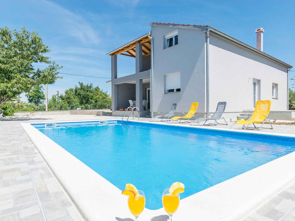 Ferienwohnung mit Klimaanlage und Pool
