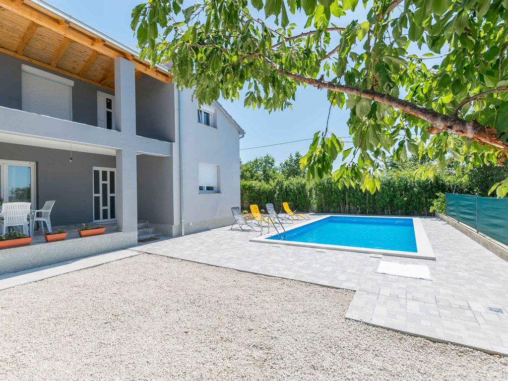 Ferienwohnung mit Klimaanlage und Pool