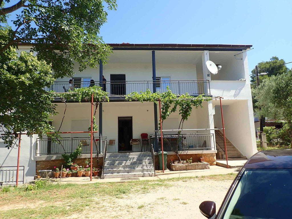Ferienwohnung Apartment für 3 Personen mit Blick auf den Garten