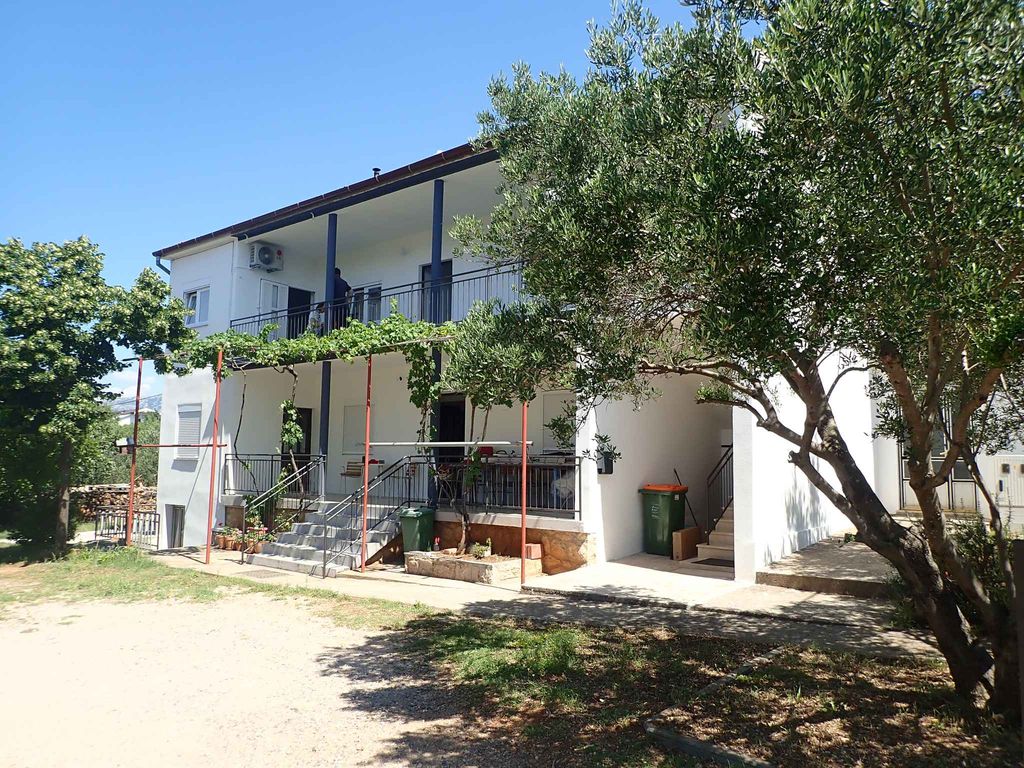 Ferienwohnung Apartment für 3 Personen mit Blick auf den Garten