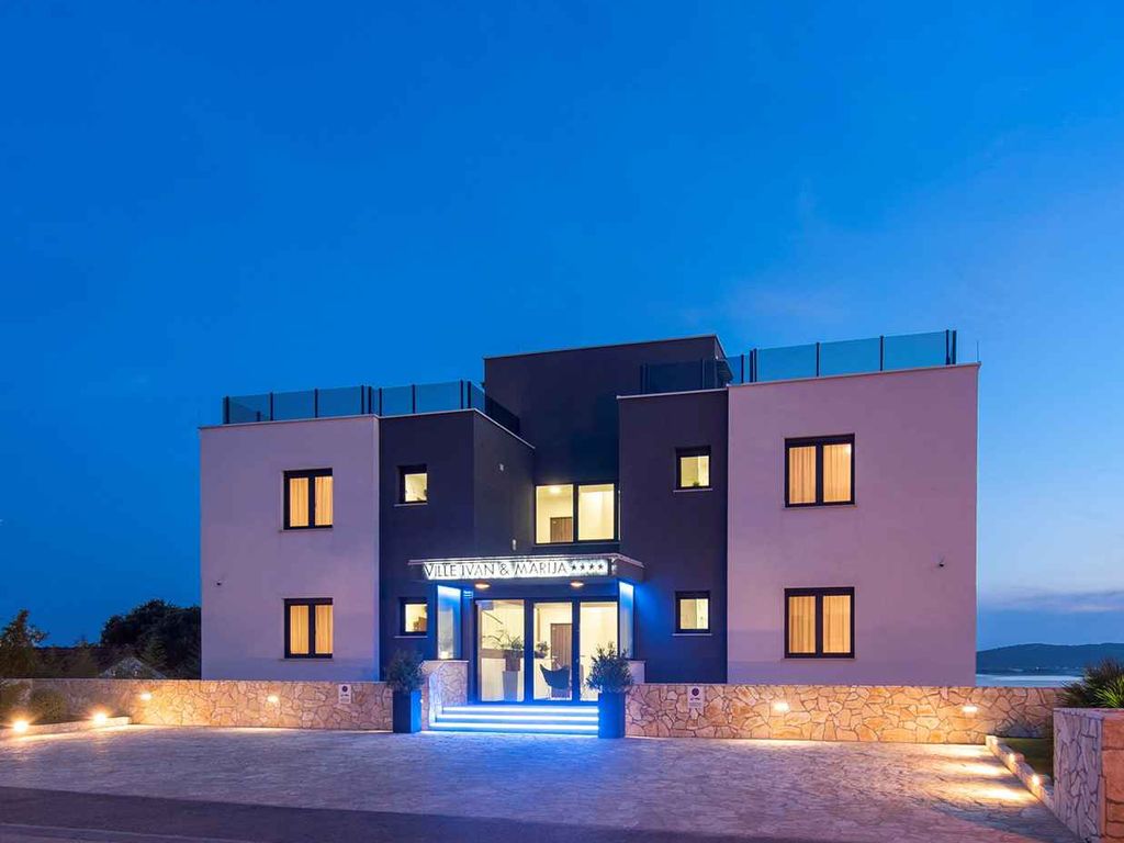 Ferienwohnung mit Pool und Klimaanlage