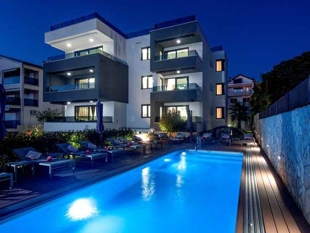 Ferienwohnung mit Pool und Klimaanlage