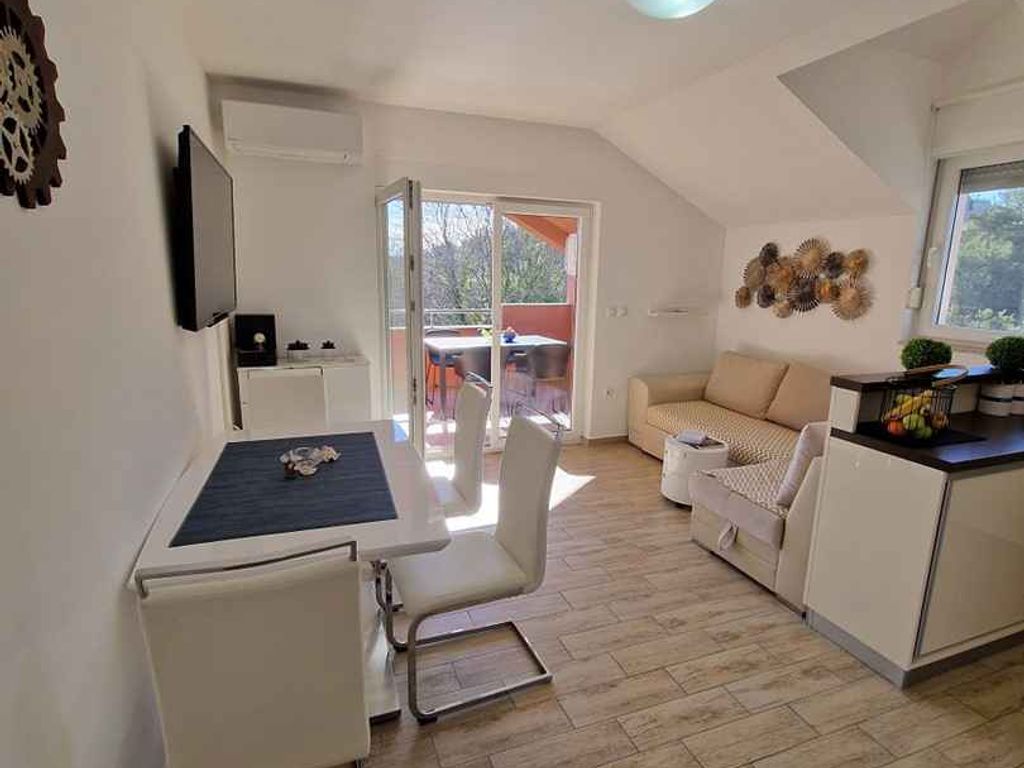 Ferienwohnung mit Balkon und Klimaanlage