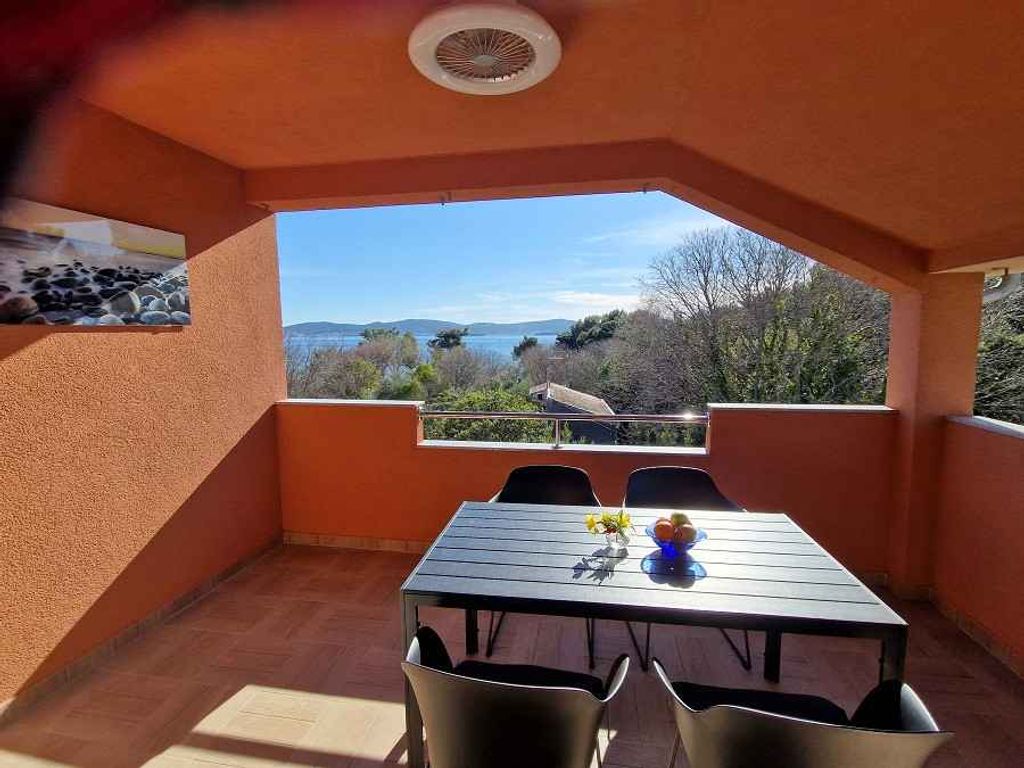 Ferienwohnung mit Balkon und Klimaanlage