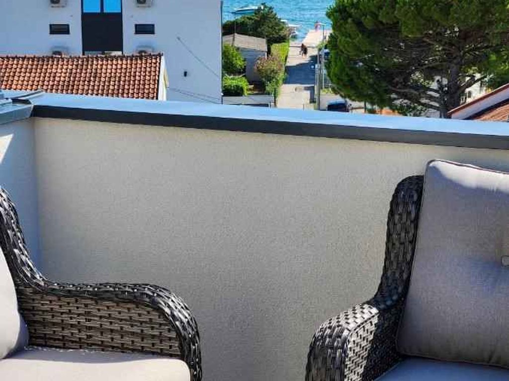 Ferienwohnung mit Whirlpool und Meerblick