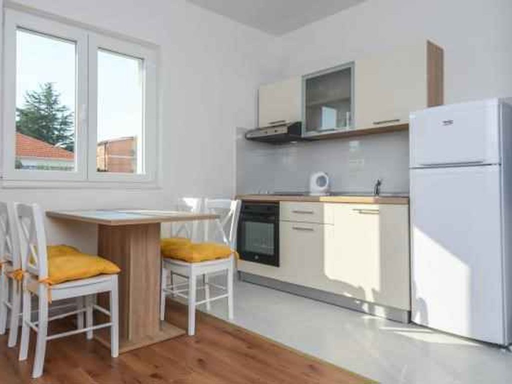 Studio mit Balkon und Klimaanlage