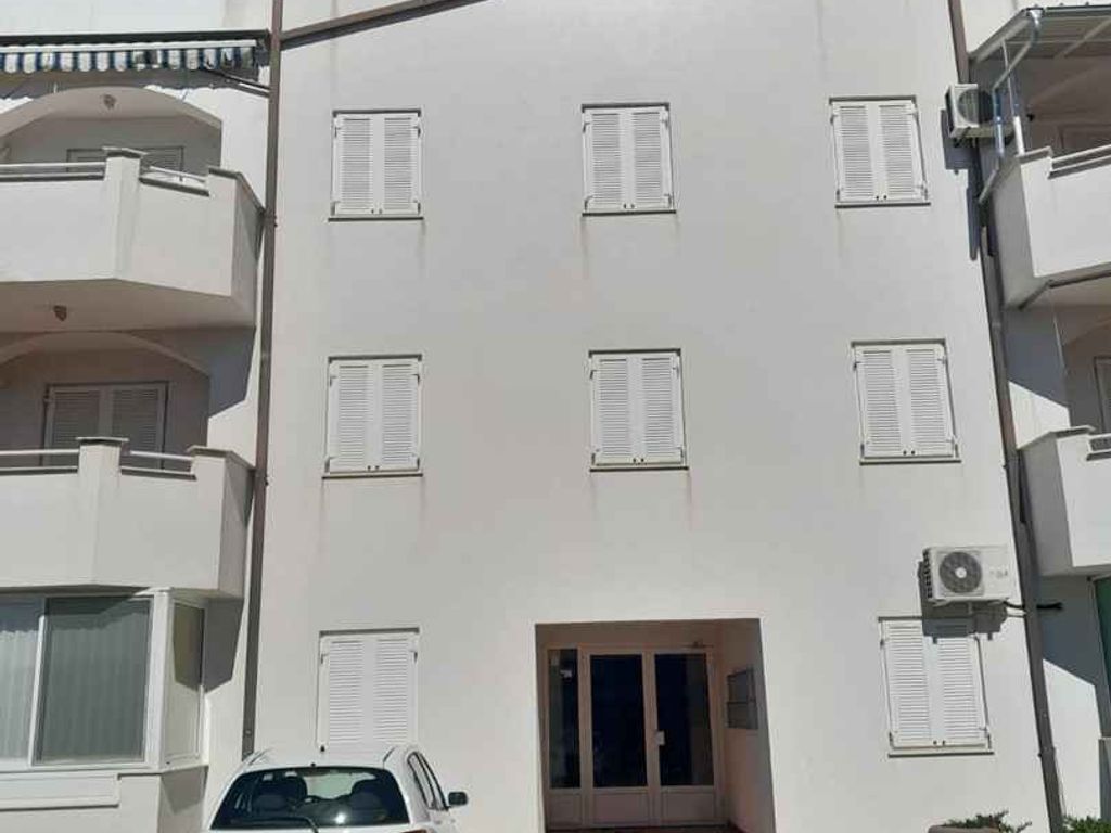 Ferienwohnung mit Balkon und Klimaanlage