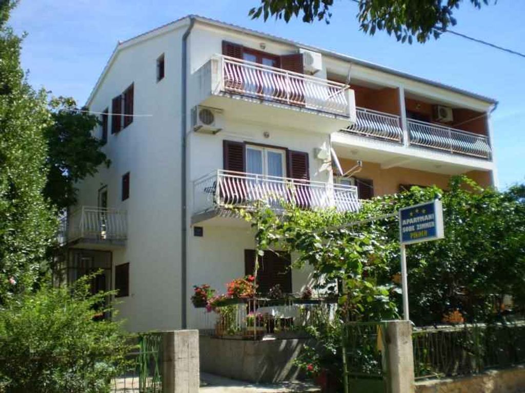 Ferienwohnung mit Balkon und Klimaanlage