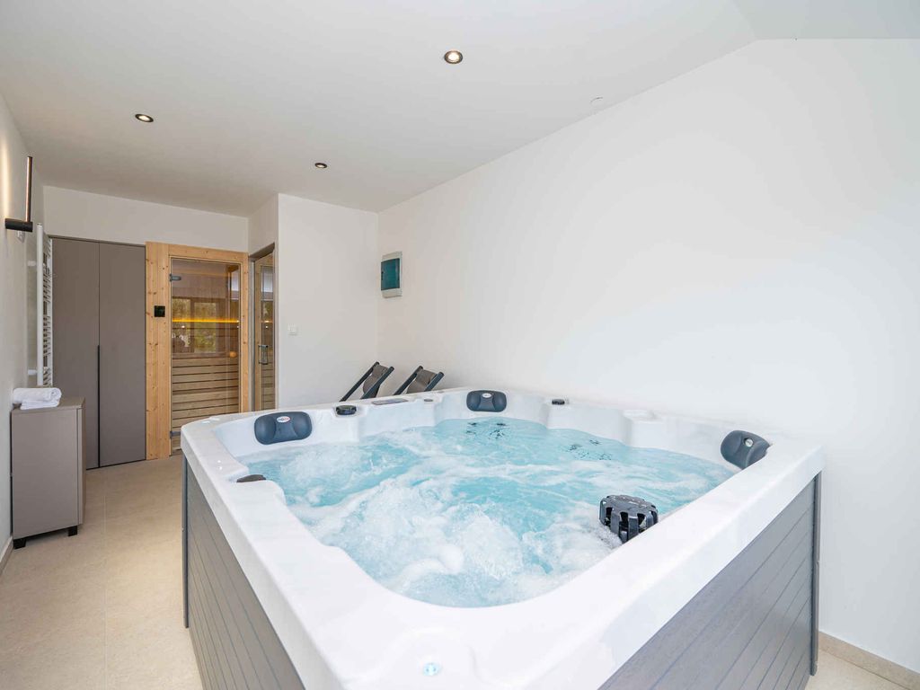 Ferienhaus mit Whirlpool, und Terrasse