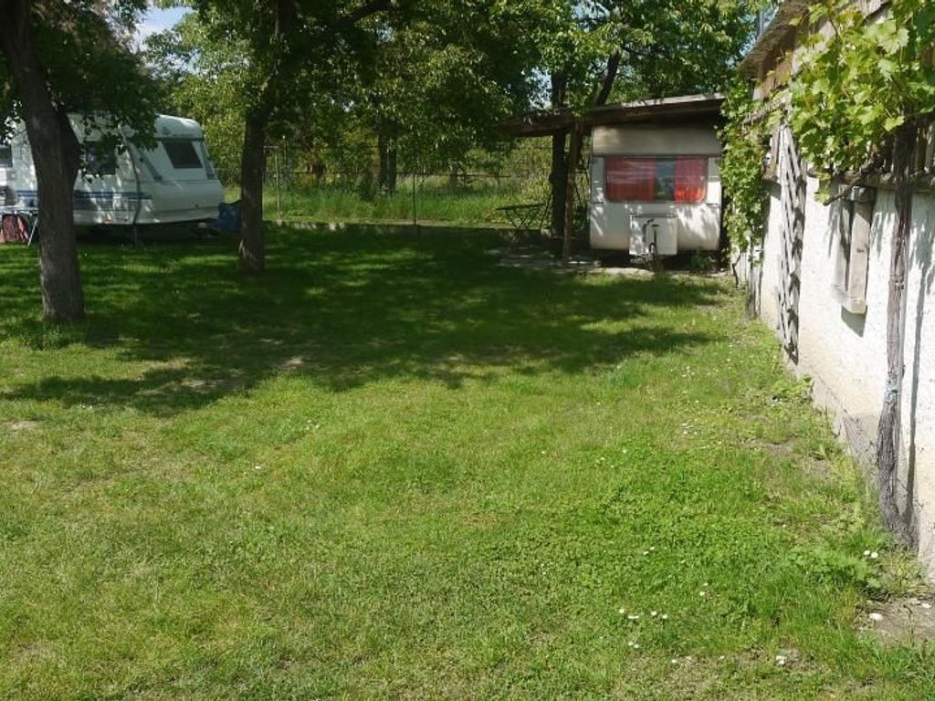 Camping unter den Marillenbäumen