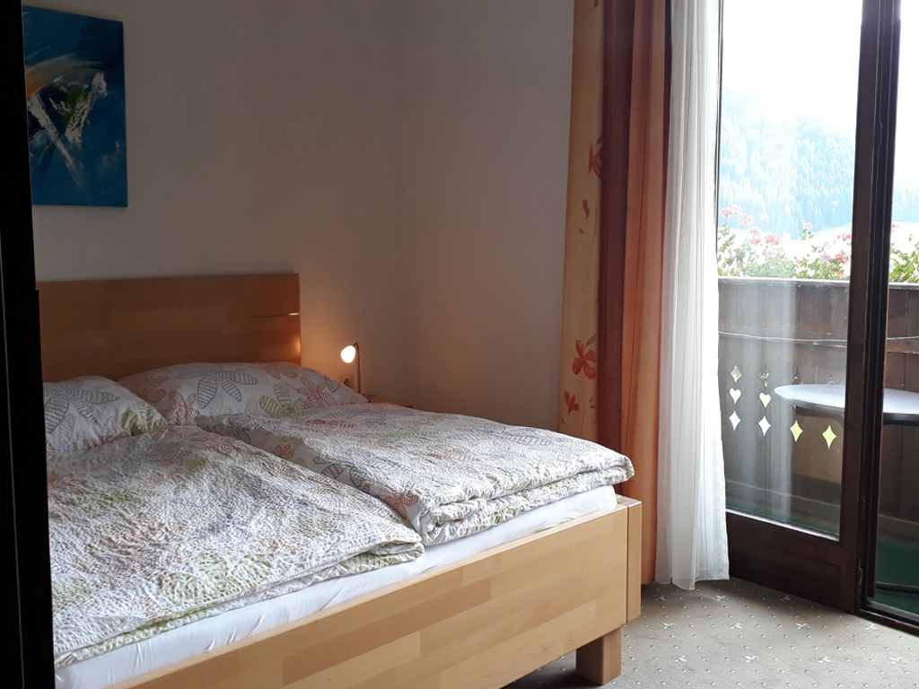 Bett und  Balkon