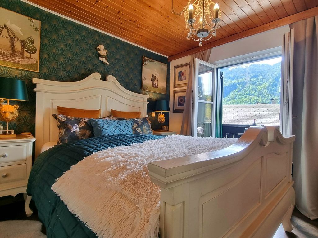 Schlafzimmer mit Südbalkon