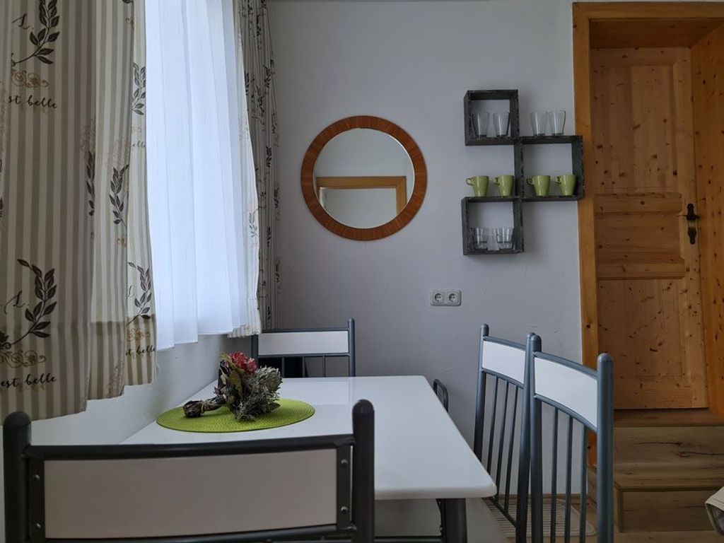 Zimmer mit Flussblick - Essecke