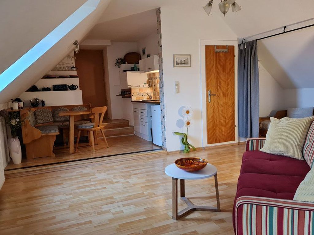Ferienwohnung 'Nesterl' mit Bergblick - Wohn-Küchenbereich