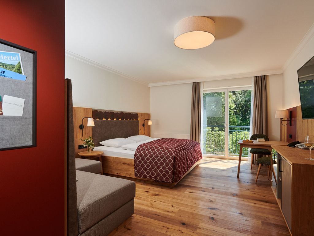 Relaxzimmer mit Waldblick