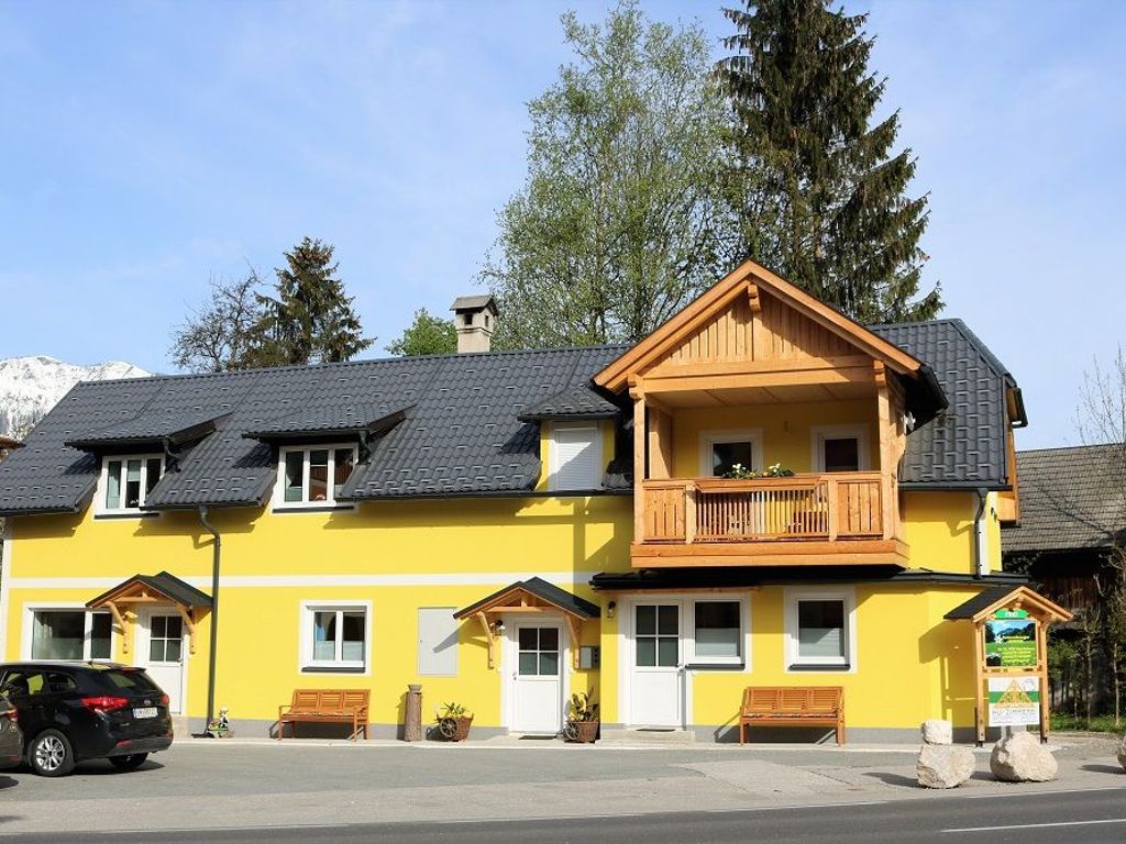 Kostenfreie Parkplätze vor den Ferienwohnungen Arikogel