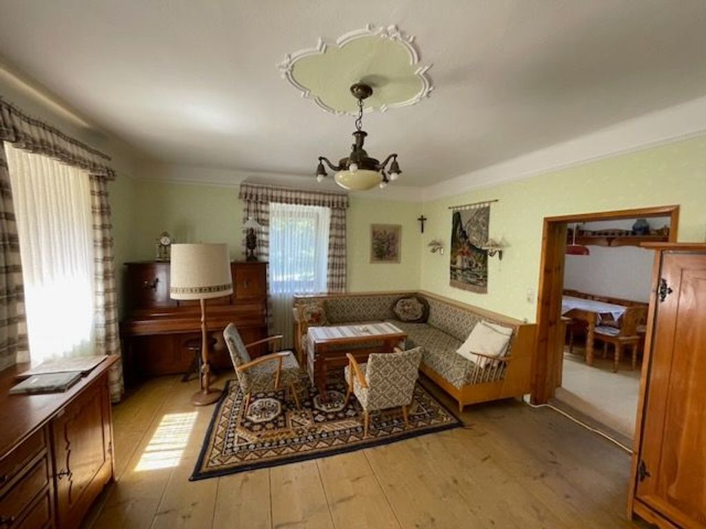 Blick in die Stube - mit Klavier