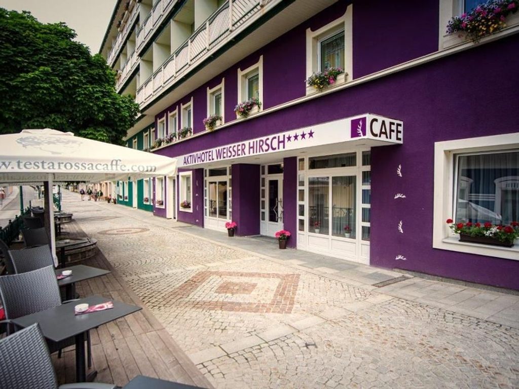 AWH Aussenaufnahme Eingang Terrasse