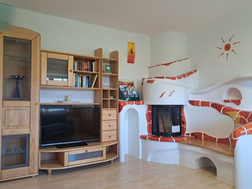 Wohnzimmer mit Kachelofen