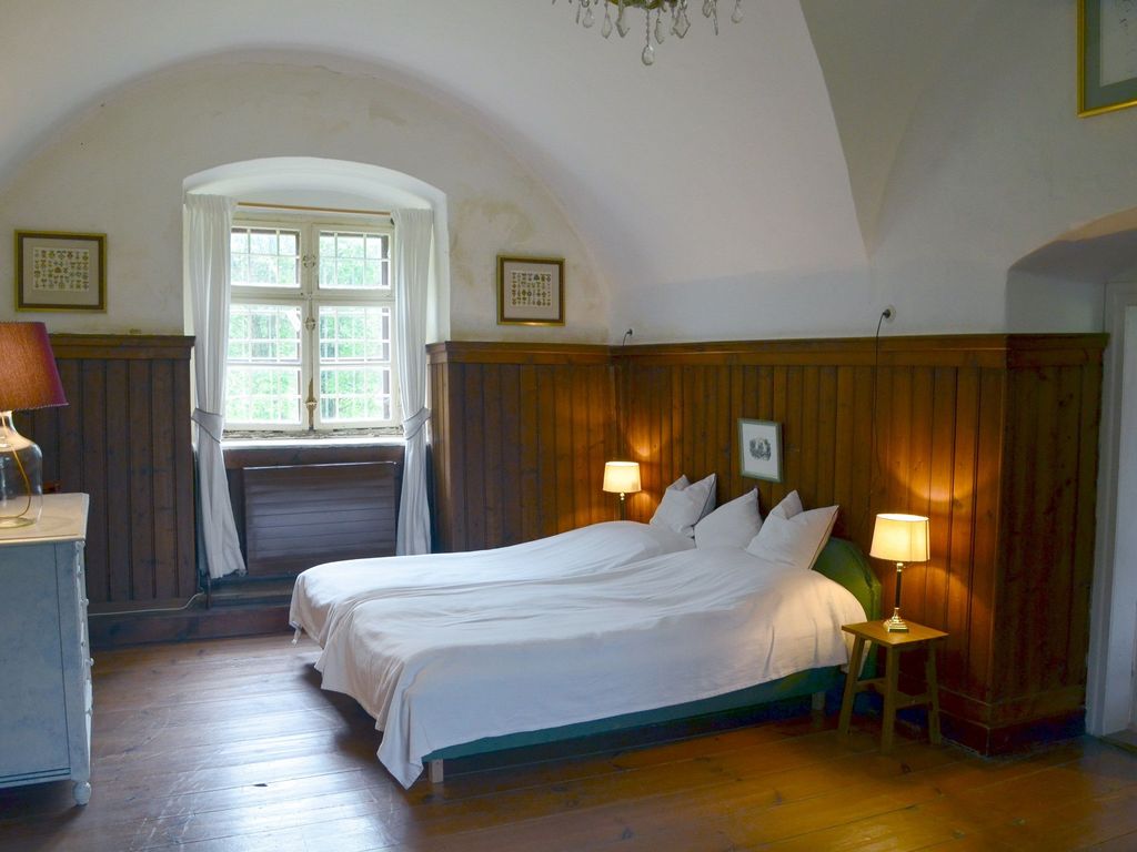 Doppelbett im Schlafzimmer