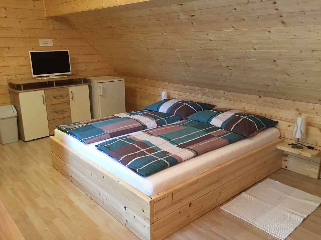 Doppelbett & TV