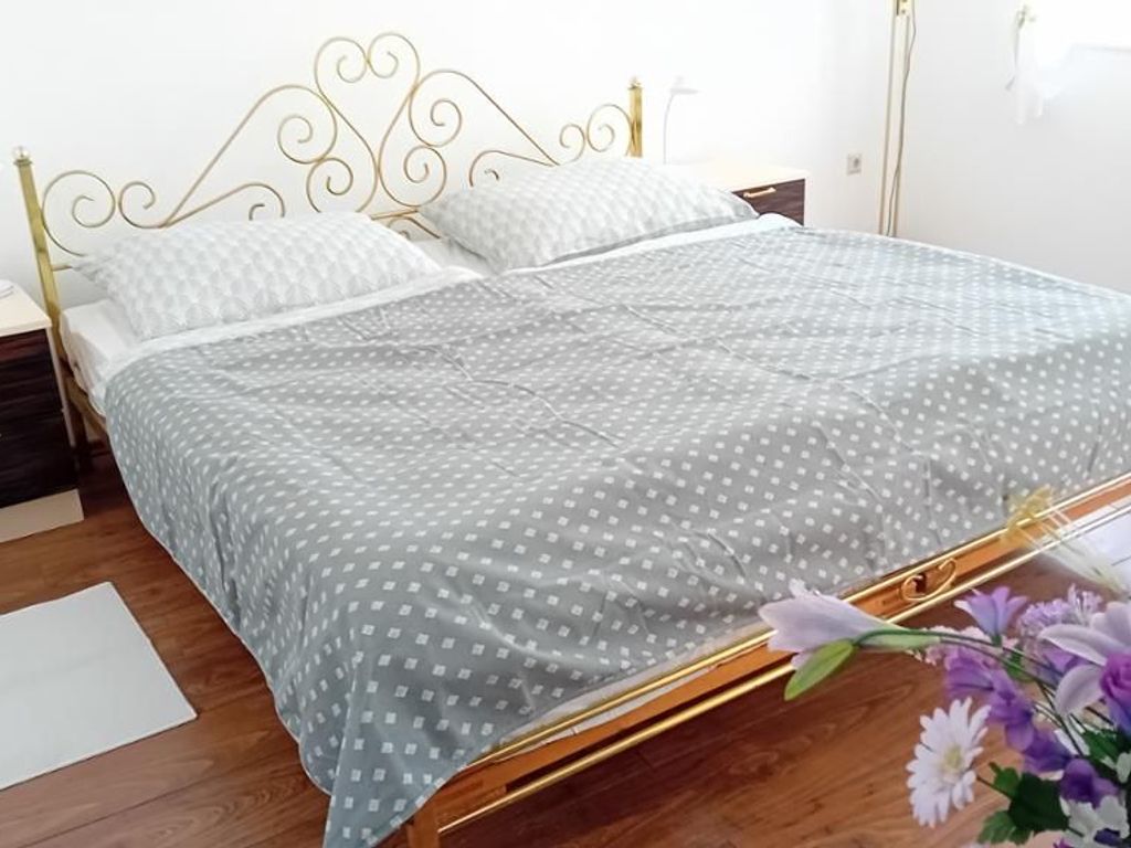 Schlafzimmer mit Doppelbett