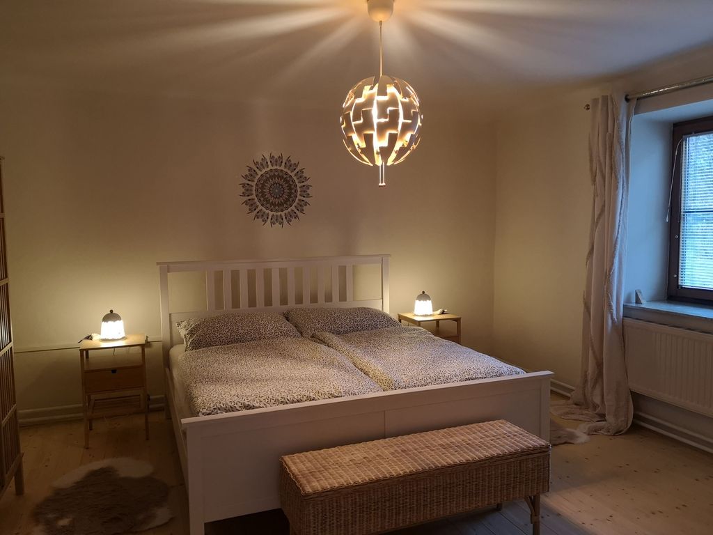 Schlafzimmer 1