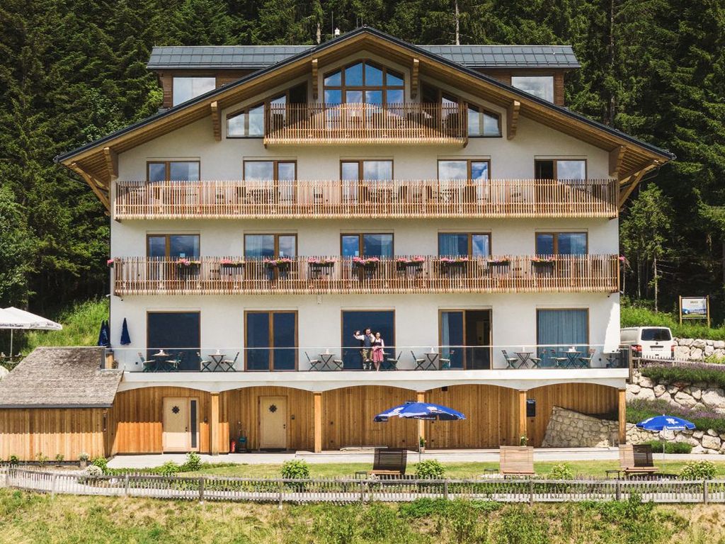 Berghotel Außenansicht im Sommer