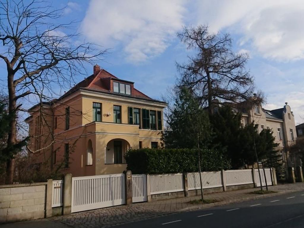 Straßenansicht